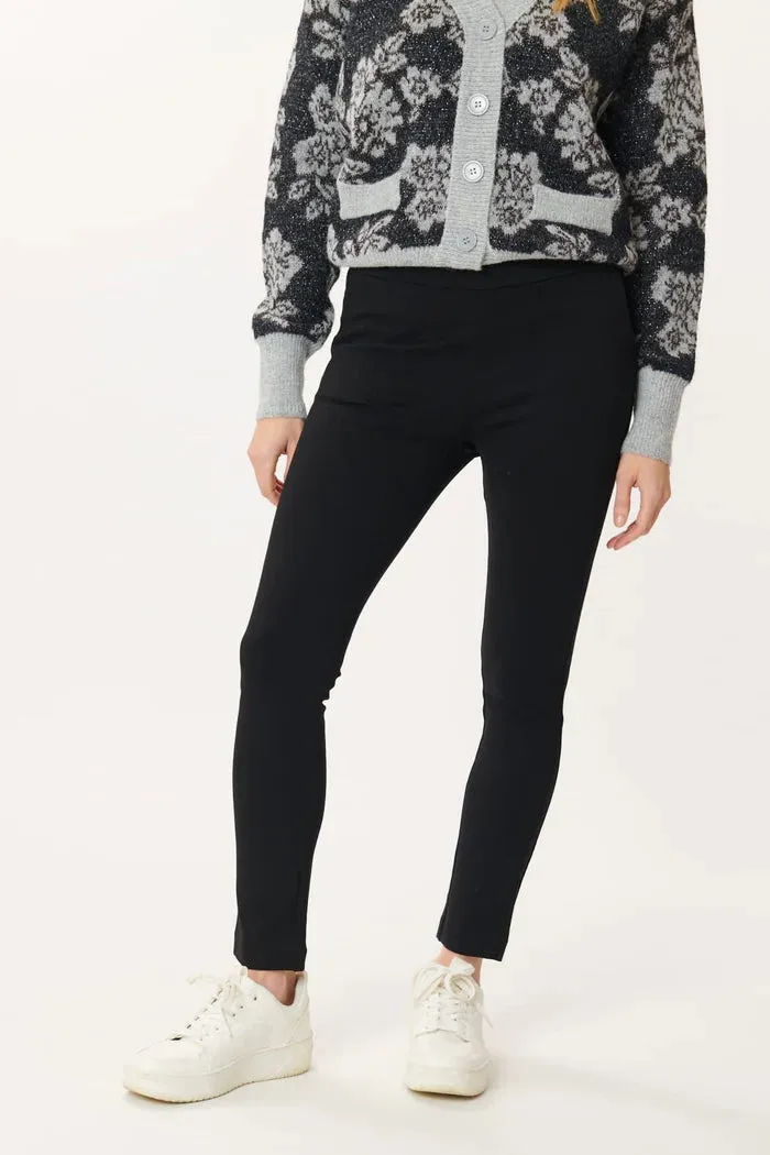 Nefertiti Essential  Pants - Black